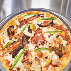 Islanders Cuisine - Jerk Chicken Pizza