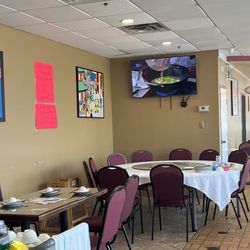 Wing Wah - Spacious seating