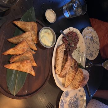 Armitage Alehouse - Samosas - Pubs Near Me - Chicago, Illinois