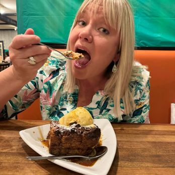 Bon Temps Grill - Bananas Foster Bread Pudding - Cajun/Creole Near Me - Lafayette, Louisiana