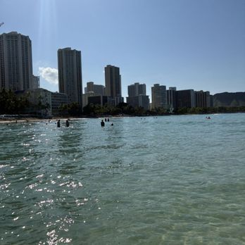 Outrigger Waikiki Beach Resort - Sand bar outside of outrigger - Resorts Near Me - Honolulu, Hawaii