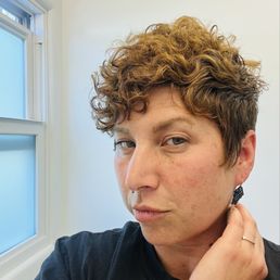 Curly top, wavy sides- no prob!