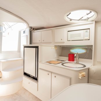 Lover Lips Yachts - Fridge, stove and sink. - Boat Tours Near Me - La Paz, BCS Lover Lips Yachts - Fridge, stove and sink. - Boat Tours Near Me - La Paz, BCS