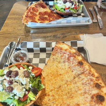 Pizza District - Lunch special!! - Pizza Near Me - Boca Raton, Florida Pizza District - Lunch special!! - Pizza Near Me - Boca Raton, Florida