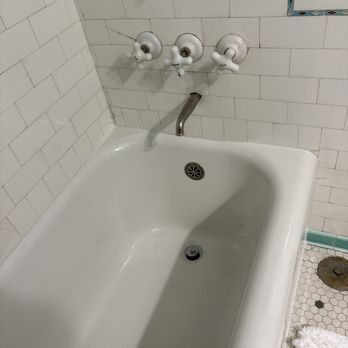 Seattle Bathtub Solutions - Refinishing Services Near Me