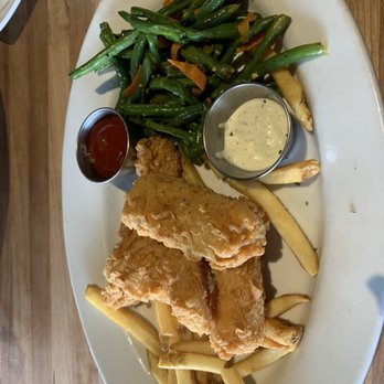 FD's Grillhouse - Fish n chips. Green beans - American Near Me - Tyler, Texas