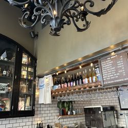 Woods Beer & Wine - Interior