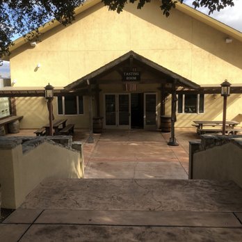 Puma Road Winery - Entrance to tasting room - Wineries Near Me - Soledad, California