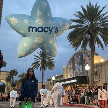 Universal Studios Florida - Macys parade - Amusement Parks Near Me - Orlando, Florida Universal Studios Florida - Macys parade - Amusement Parks Near Me - Orlando, Florida