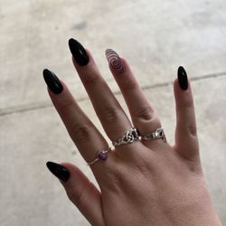TV Nails