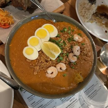 Avenida Restaurant - Pancit Palabok - Filipino Near Me - San Mateo, California
