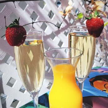 Cafe Des Artistes - Bottomless - Cafes Near Me - Fallbrook, California