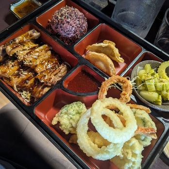 Sakana And Yasai - Sushi Bars Near Me - Albany, California