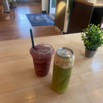 Good Days Cafe - iced strawberry matcha and mixed berry smoothie - Cafes Near Me - Reno, Nevada Good Days Cafe - iced strawberry matcha and mixed berry smoothie - Cafes Near Me - Reno, Nevada