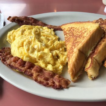 Little Corner Restaurant - Eggs, French toast and bacon - Breakfast & Brunch Near Me - Chicago, Illinois
