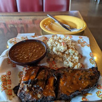 Phil's BBQ - Ribs, baked beans, Mac salad - Barbeque Near Me - San Diego, California