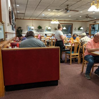 Sanibel's - dining area - Seafood Near Me - High Point, North Carolina