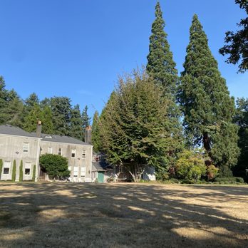Elk Rock Garden - Behind the estate - Parks Near Me - Portland, Oregon