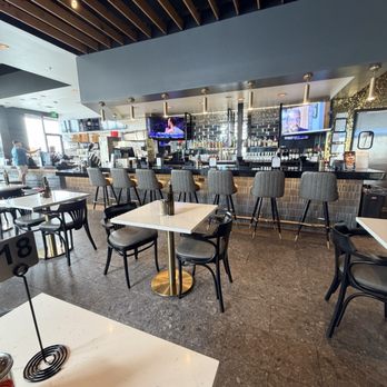 Meddys - Dining and bar area - Mediterranean Near Me - Broken Arrow, Oklahoma Meddys - Dining and bar area - Mediterranean Near Me - Broken Arrow, Oklahoma