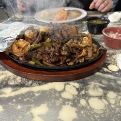 El Poko Loko Mexican Cafe - Fajitas trio