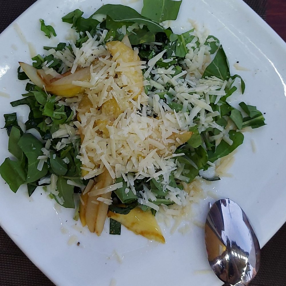 Romeo - Arugula and Spinach Salad with candied pears - Pizza Near Me - Playa del Carmen, ROO Romeo - Arugula and Spinach Salad with candied pears - Pizza Near Me - Playa del Carmen, ROO