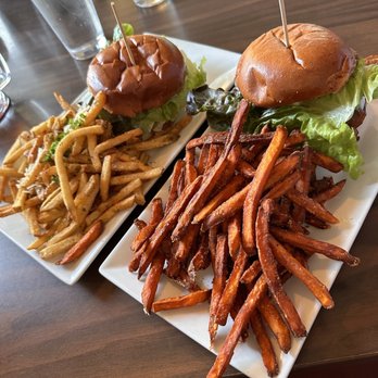 1850 Restaurant - burgers with sweet potato fries and garlic fries - American Near Me - Mariposa, California