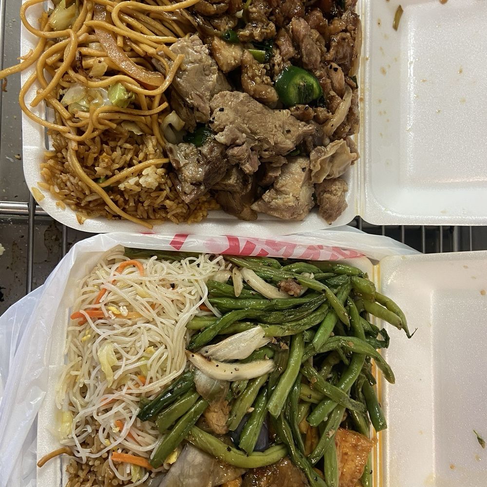 Yummy beef & potatoes, pork riblets, chow mein// string beans, eggplant tofu, rice noodles and fried rice. Massive & delicious.