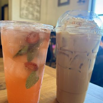 Darlene’s  - Strawberry Mint refresher and Salted Caramel Latte - Breakfast & Brunch Near Me - Orland Park, Illinois