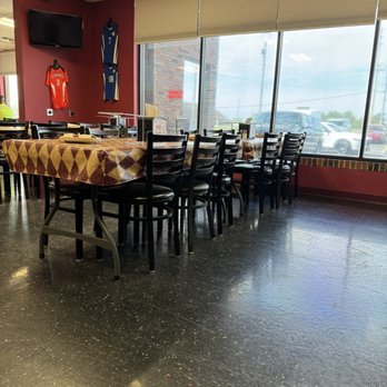 Double D's Pizzeria - Interior - Italian Near Me - St. Louis, Missouri