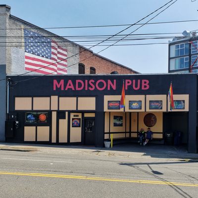 Madison Pub by null