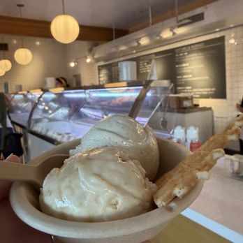 Jeni's Splendid Ice Creams - Ice Cream & Frozen Yogurt Near Me - Scottsdale, Arizona Jeni's Splendid Ice Creams - Ice Cream & Frozen Yogurt Near Me - Scottsdale, Arizona