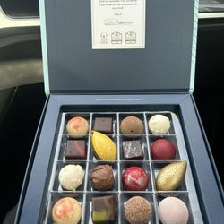 Chez Christophe - 16pcs chocolate box (selection of hand crafted chocolates)