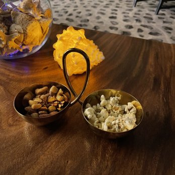 Golden Monkey Tiki Lounge - Complimentary snacks - Cocktail Bars Near Me - Las Vegas, Nevada
