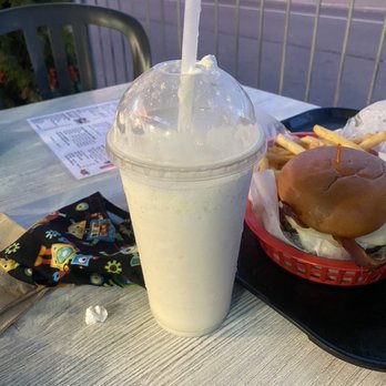 Jb's Seafood - Vanilla Frappe---watered down - Seafood Near Me - Hampton, New Hampshire