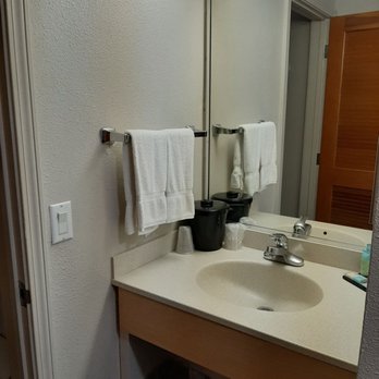 Maui Beach Hotel - Bathroom sink is in a separate area from the shower & toilet. - Hotels Near Me - Kahului, Hawaii Maui Beach Hotel - Bathroom sink is in a separate area from the shower & toilet. - Hotels Near Me - Kahului, Hawaii