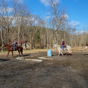 Our Barn - Holiday horse camp - Horseback Riding Near Me - Newark, Ohio