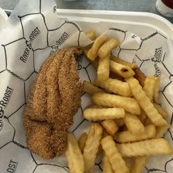 River & Roost - Single catfish fillet was fantastic