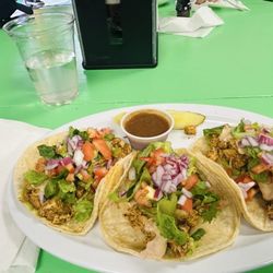 Lovebirds - Delicious chicken tacos!