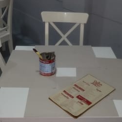 La Esquinita del Llano - Salvamanteles de papel de estraza y servilleteros con las latas de tomate que usa mi madre....uuuummmmm