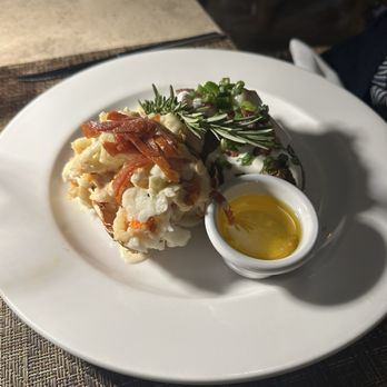 7 Seas - Lobster tail with baked potato (incredible) - Seafood Near Me - San José del Cabo, BCS 7 Seas - Lobster tail with baked potato (incredible) - Seafood Near Me - San José del Cabo, BCS