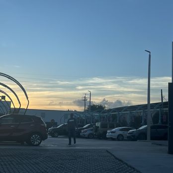 El Car Wash - Car Wash Near Me - Hialeah, Florida