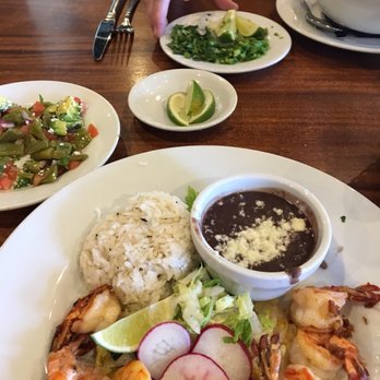 Madre - Camarones al Mojo de Ajo. Plump shrimp with perfectly fluffy rice and yummy black beans. - Mexican Near Me - Torrance, California Madre - Camarones al Mojo de Ajo. Plump shrimp with perfectly fluffy rice and yummy black beans. - Mexican Near Me - Torrance, California