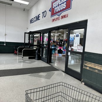 SuperLo Foods - a shopping cart in front of the entrance - Specialty Food Near Me - Southaven, Mississippi SuperLo Foods - a shopping cart in front of the entrance - Specialty Food Near Me - Southaven, Mississippi