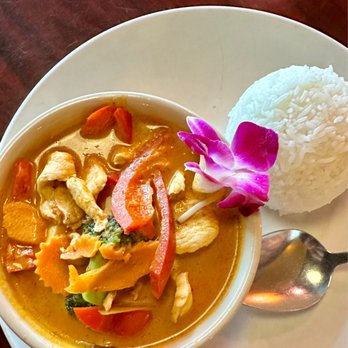 Aloy Thai Cuisine - Thai Near Me - Boulder, Colorado