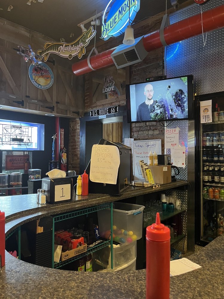 DAM NEAR HOME Updated September 2024 14 Reviews Water Str, Albany