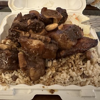 Golden Krust - Oxtail and Rice & Peas - Caribbean Near Me - Sunrise, Florida