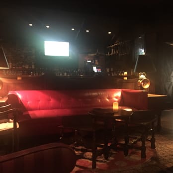 Fox & Hounds Tavern - upscale dive - Pubs Near Me - Saint Louis, Missouri Fox & Hounds Tavern - upscale dive - Pubs Near Me - Saint Louis, Missouri