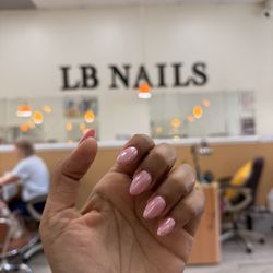 L B Nails - Acrylics full set