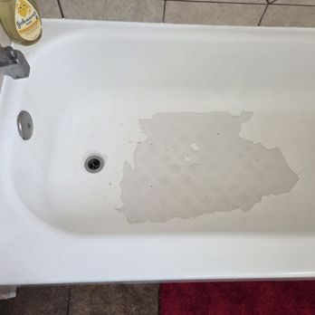 FG Tub and Tile - Before the job - Refinishing Services Near Me - San Diego, California FG Tub and Tile - Before the job - Refinishing Services Near Me - San Diego, California