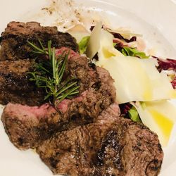Osteria San Mattia - Sirloin with salad!